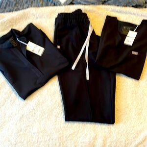 Women’s FIGS bundle Med/Med/MedTall